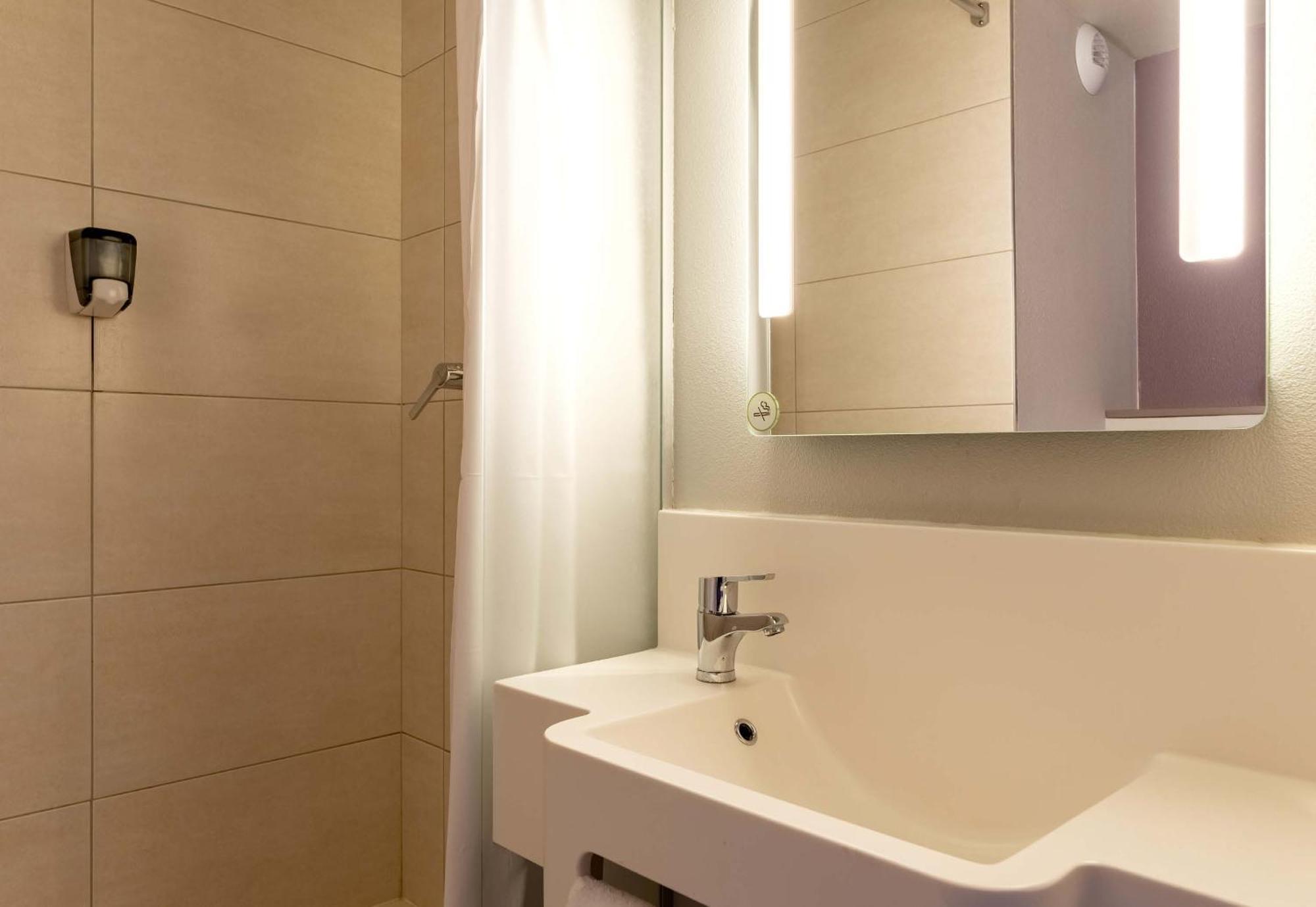 Hotel B&B Hôtel Yvetot