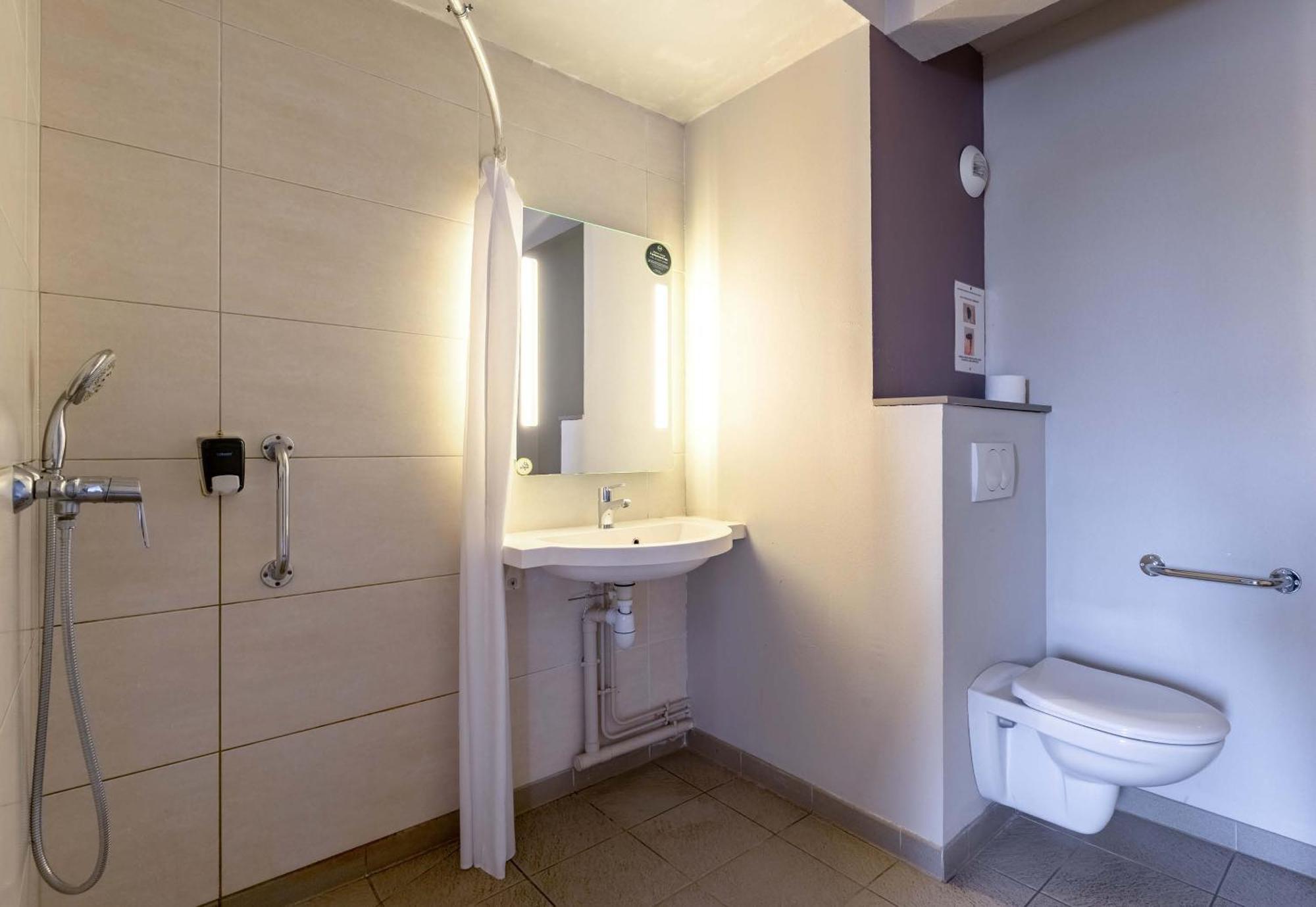 B&B Hotel Yvetot Hotel 2*